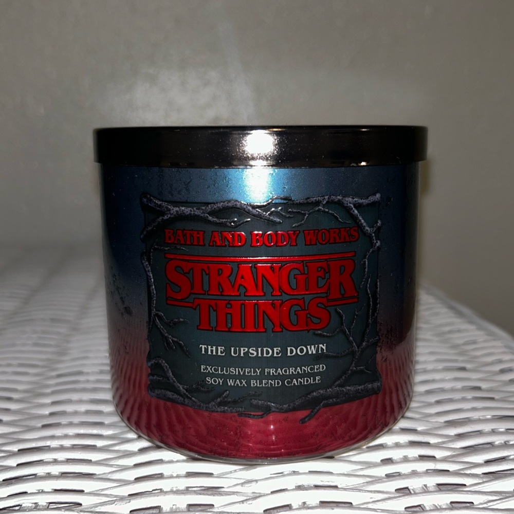 NWT Bath and Body Works ‘The Upside Down’ Stranger Things 3-Wick Candle - Picture 2 of 3